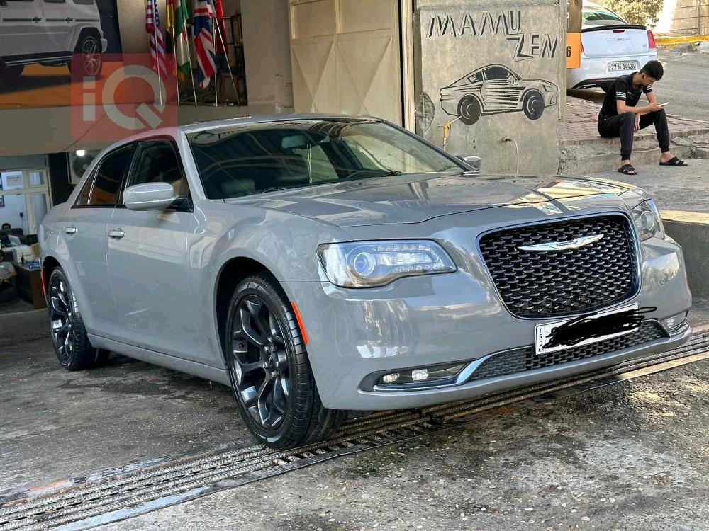 کرایسلەر 300